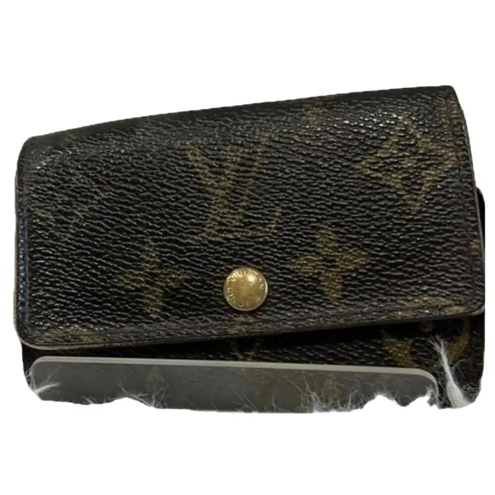 Louis Vuitton Monogram Leather Key Holder (LVXX016)